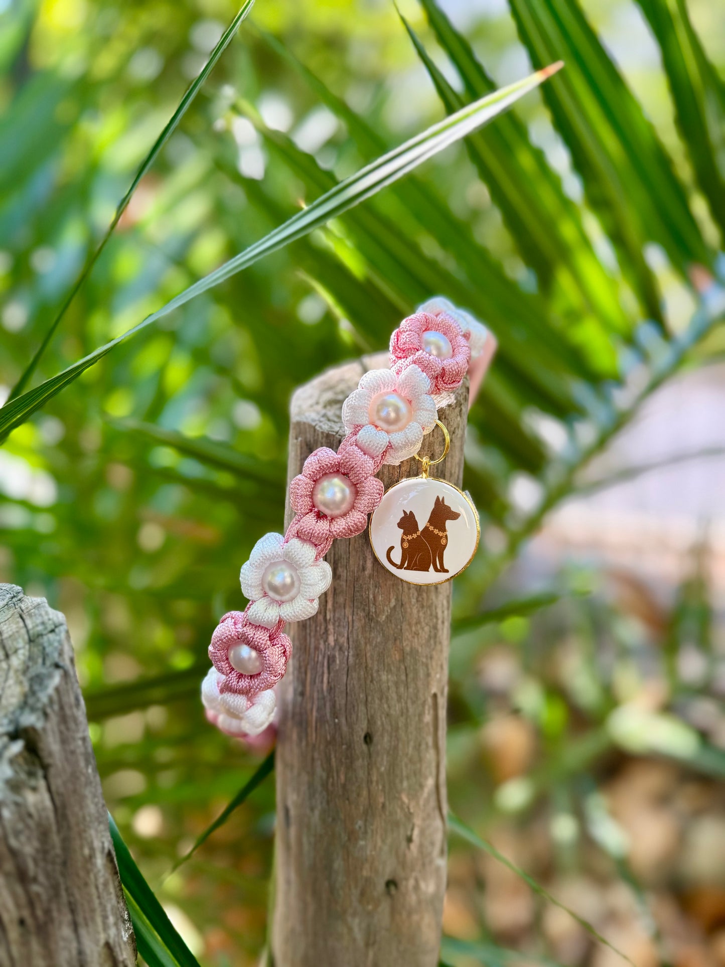 Le collier FLORÉA rose et blanc