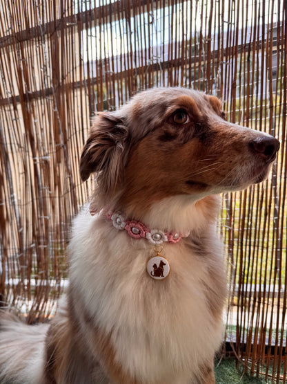 Le collier FLORÉA rose et blanc